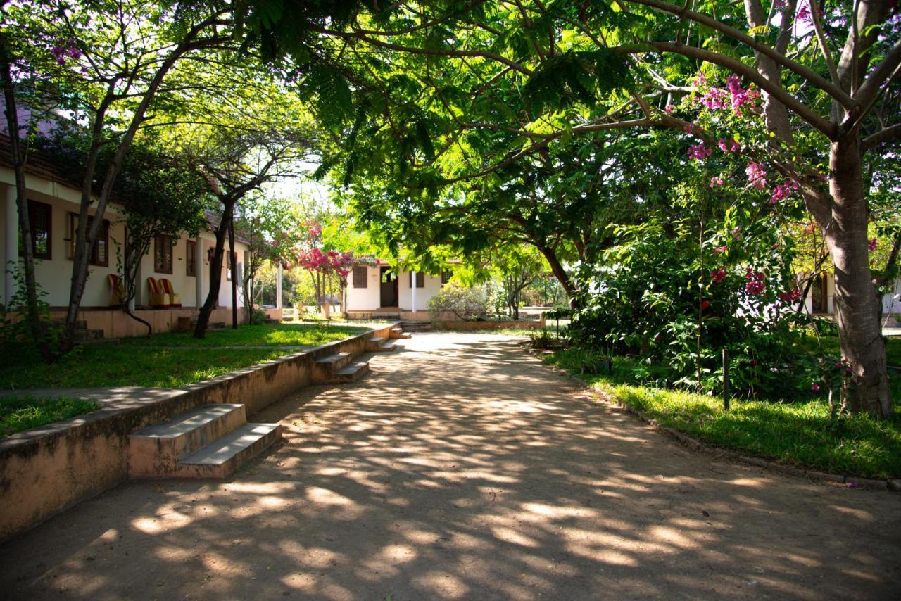 Hotel The Mountain Retreat Tiruvannāmalai Esterno foto
