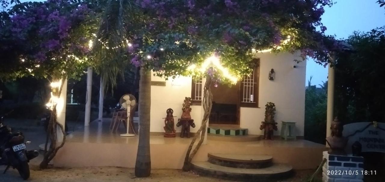 Hotel The Mountain Retreat Tiruvannāmalai Esterno foto