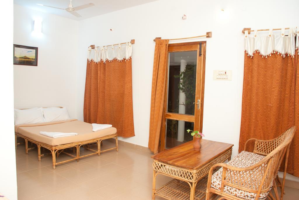 Hotel The Mountain Retreat Tiruvannāmalai Esterno foto